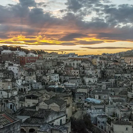 Il Re Degli Scalzi 3* Matera