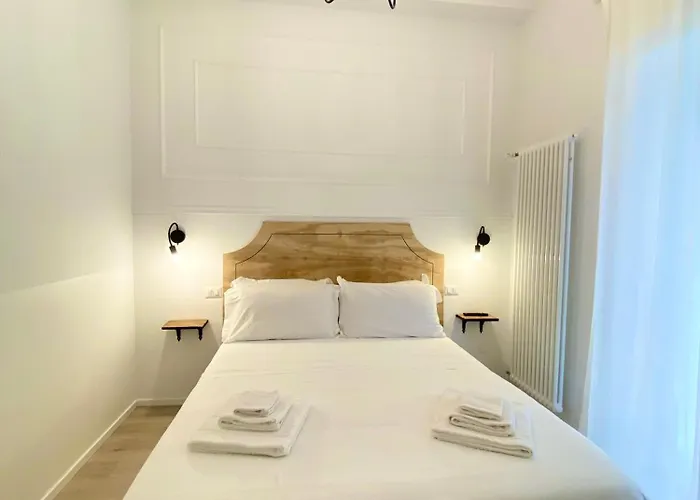 Il Re Degli Scalzi Гостевой дом Матера