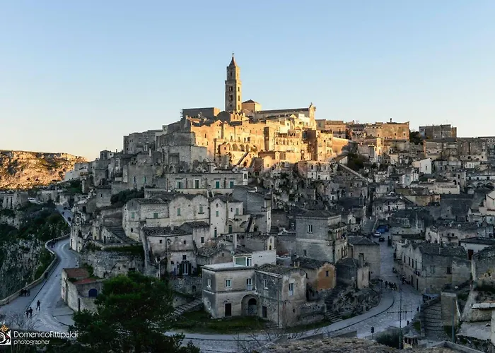 Il Re Degli Scalzi Матера